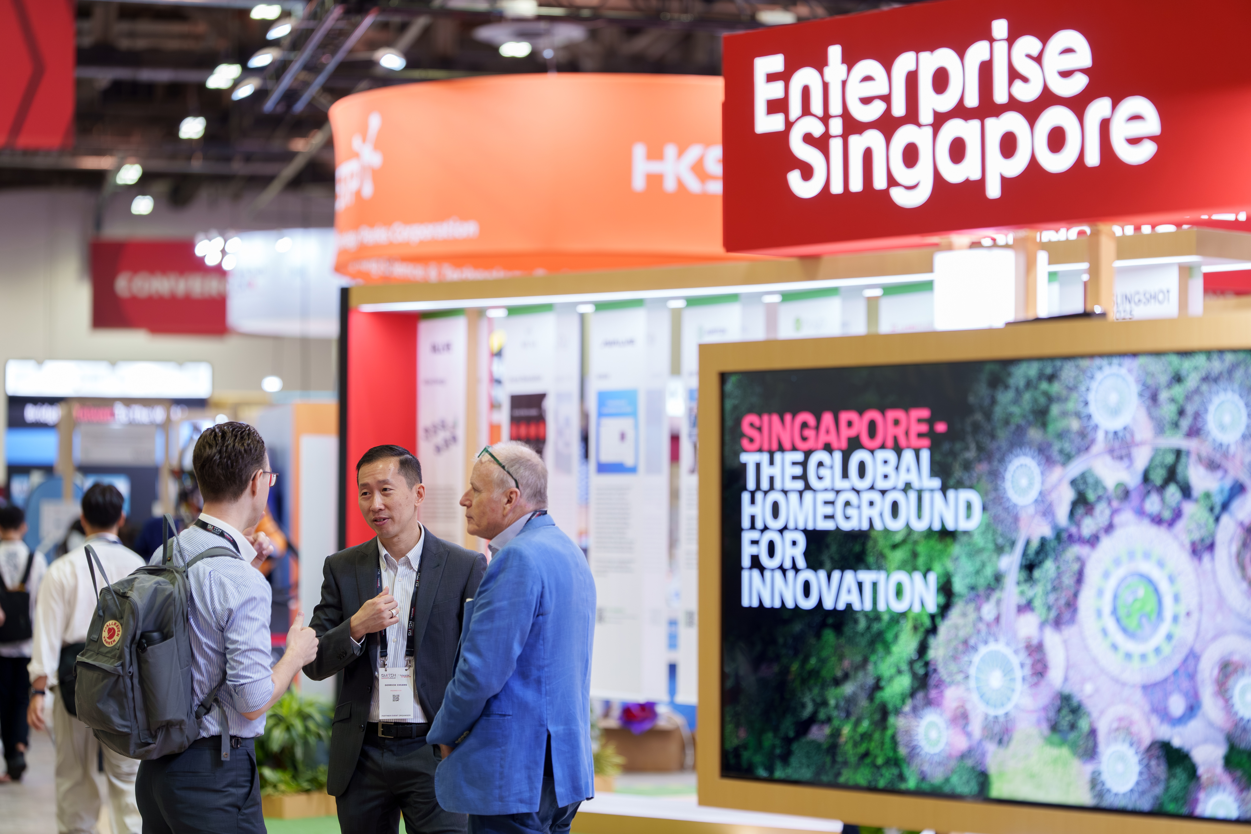 People networking at SWITCH